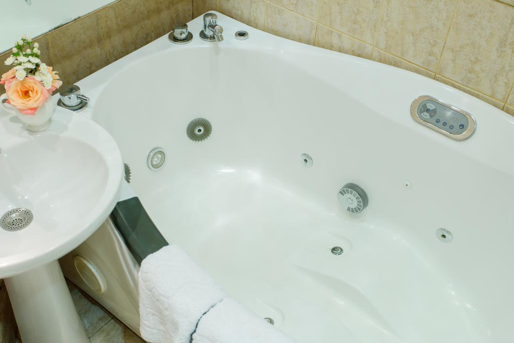 Studio De Luxe With Jacuzzi Sumî Exterior foto