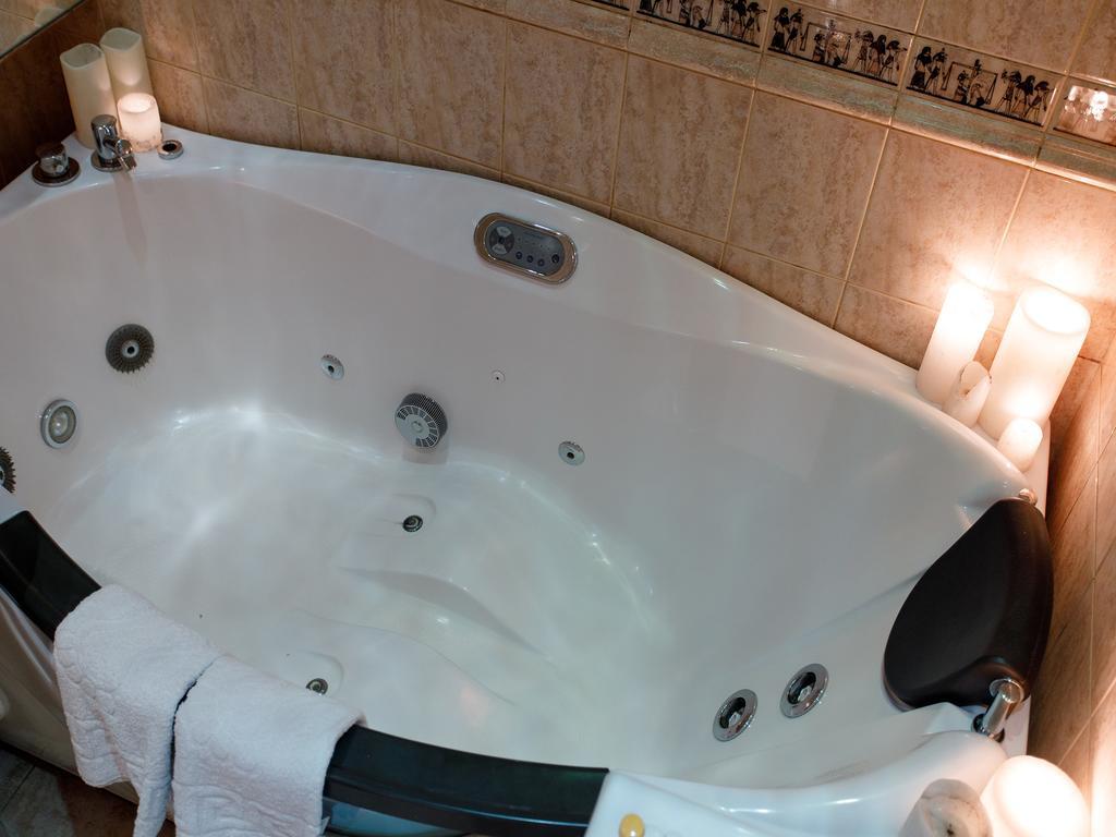 Studio De Luxe With Jacuzzi Sumî Exterior foto